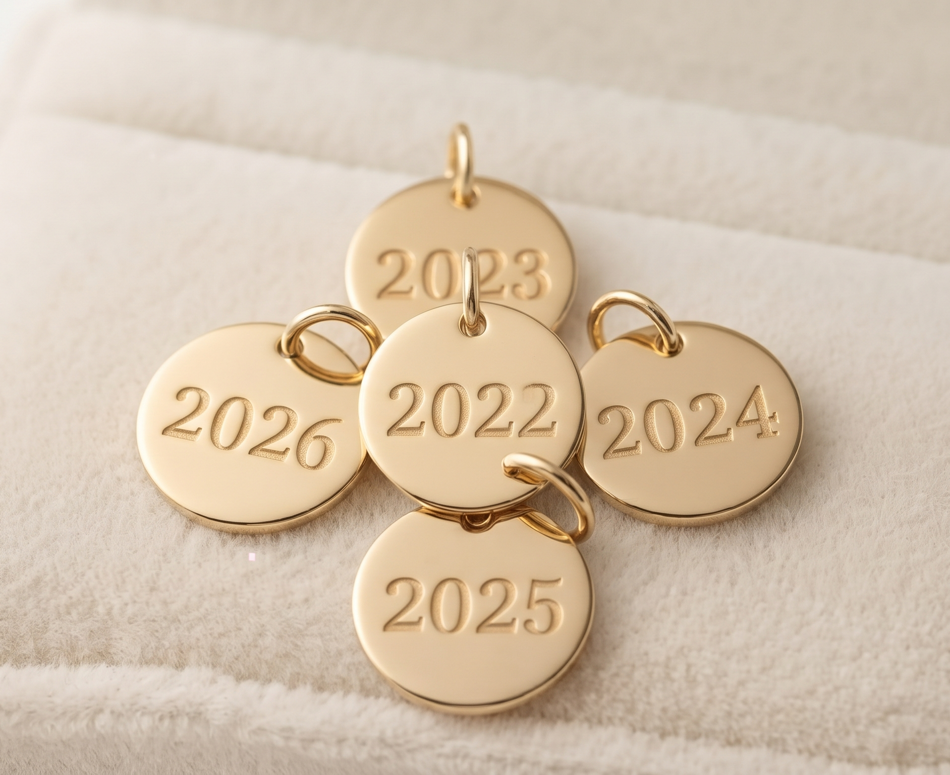 5-pack golden year charms 2022 to 2026 bundle for €8,50, Christmas ornament add-on
