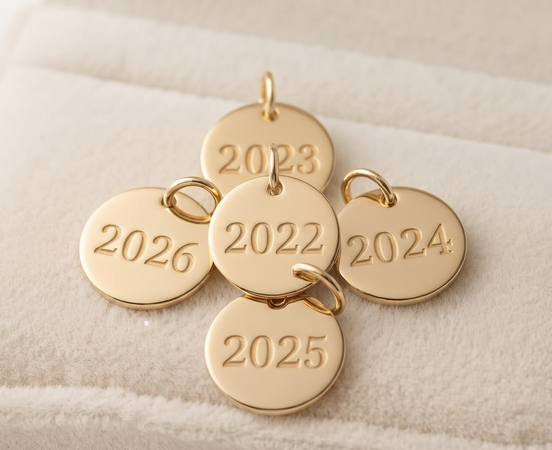 5-pack golden year charms 2022 to 2026 bundle for €8,50, Christmas ornament add-on